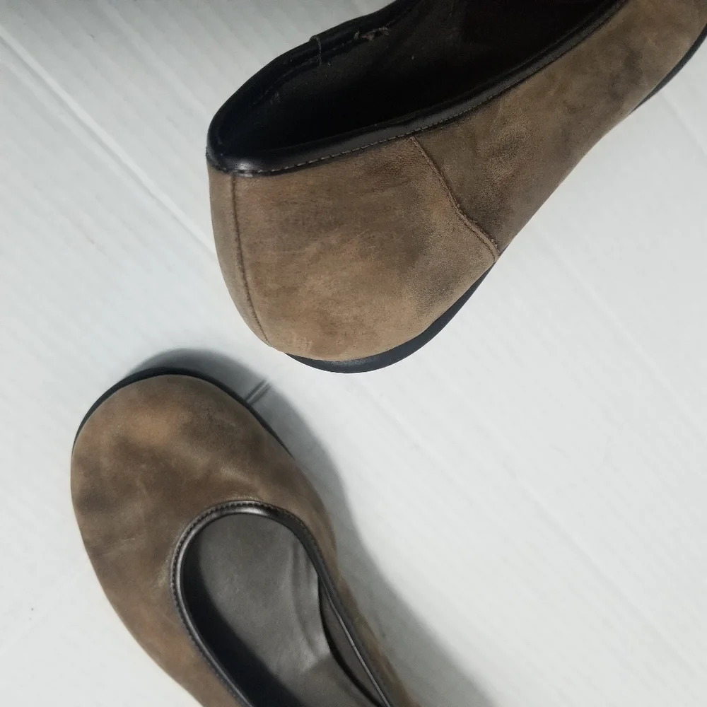 CLARKS CUSHION SOFT BROWN LEATHER UPPER FLATS SIZE 5.5